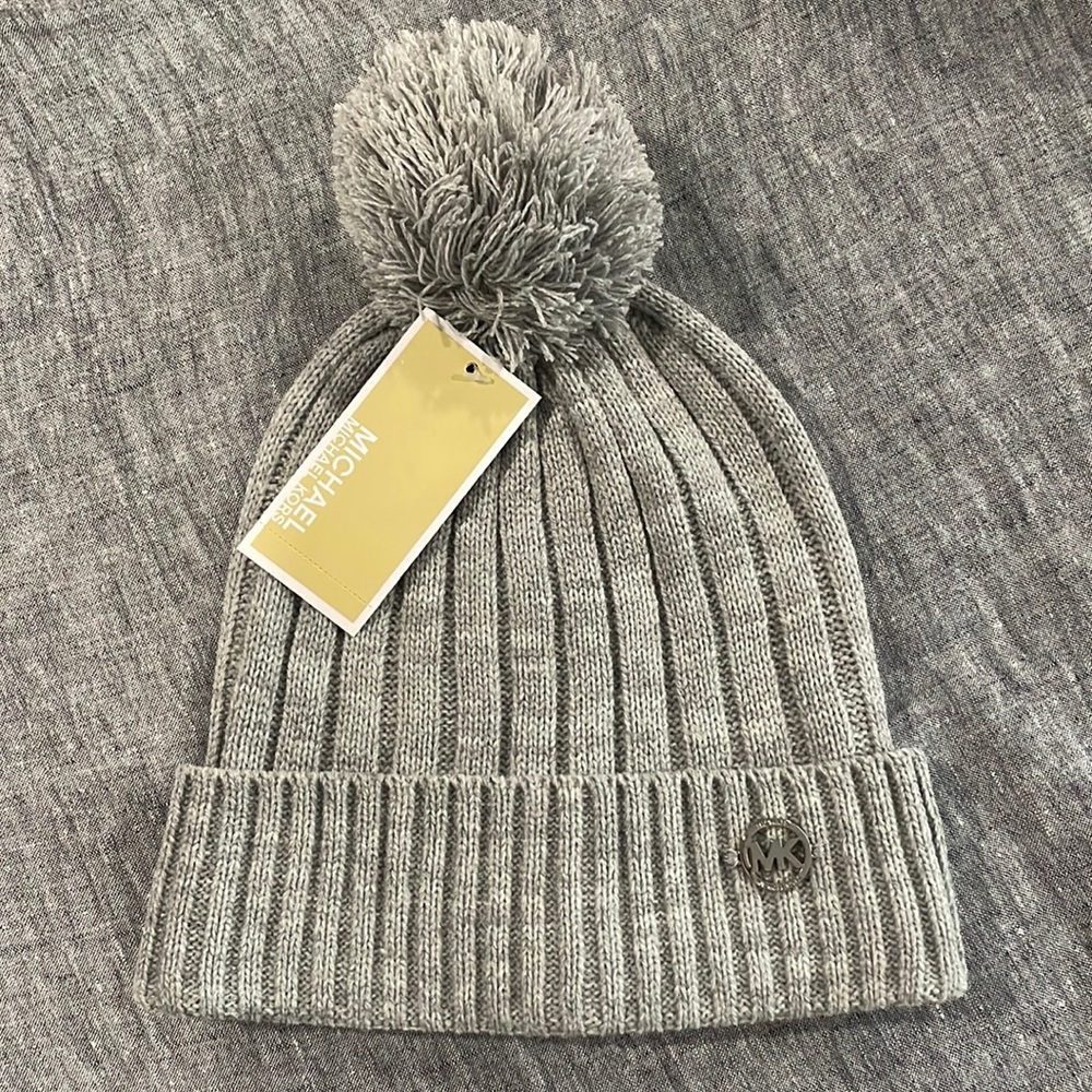 *NWT* Michael Kors Pom-Pom Knit Beanie Hat